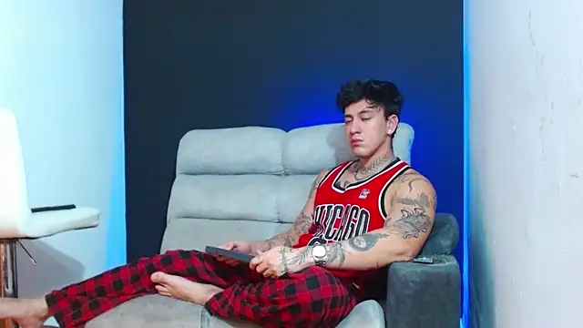 Snapshot of JUSTIN_FULLER1 chatting on 05.18.26 JUSTIN FULLER1 online show from 05.18.26