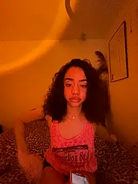 Snapshot of redbonejada chatting on 12.14.24 redbonejada online show from 12.14.24