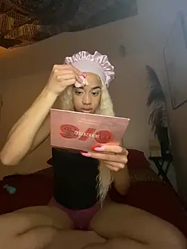 Snapshot of redbonejada chatting on 12.21.24 redbonejada online show from 12.21.24