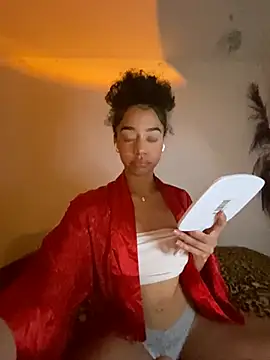 Snapshot of redbonejada chatting on 01.04.25 redbonejada online show from 01.04.25