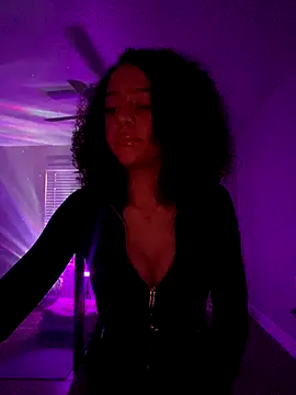 Snapshot of redbonejada chatting on 09.18.25 redbonejada online show from 09.18.25