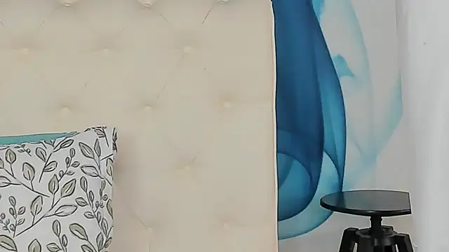 SkinnyDolly online show from 04.05.26