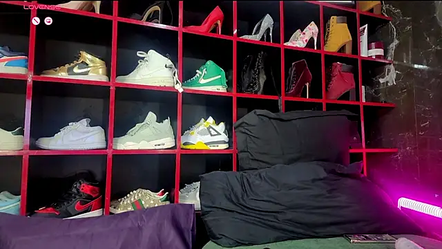 Indianbrownie online show from 04.17.26