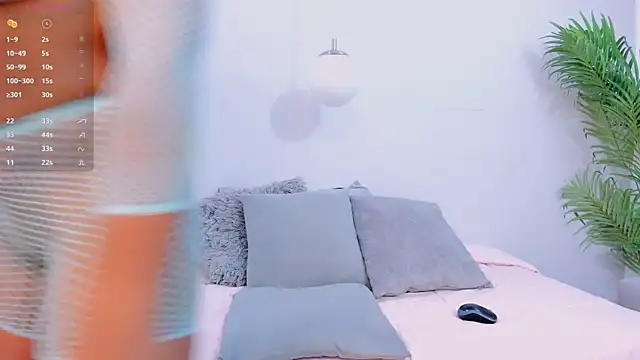 Abril Storm online show from 12.02.25