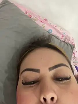 Snapshot of lariic chatting on 01.24.25 lariic online show from 01.24.25