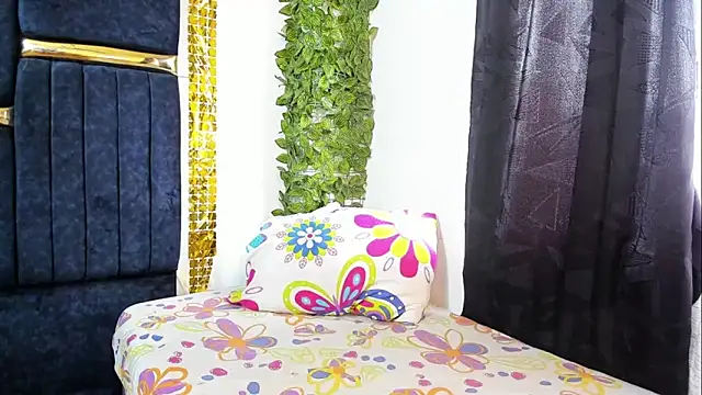 skaysanchez1 online show from 12.20.25