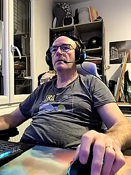 Snapshot of bogland33 chatting on 02.27.25 bogland33 online show from 02.27.25