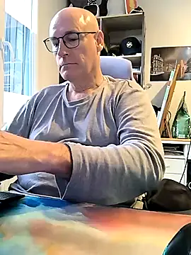 Snapshot of bogland33 chatting on 03.08.25 bogland33 online show from 03.08.25