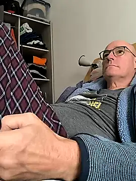 Snapshot of bogland33 chatting on 03.11.25 bogland33 online show from 03.11.25