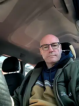 Snapshot of bogland33 chatting on 03.17.25 bogland33 online show from 03.17.25