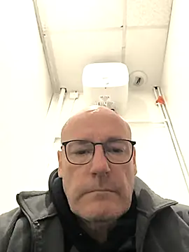 Snapshot of bogland33 chatting on 10.09.25 bogland33 online show from 10.09.25