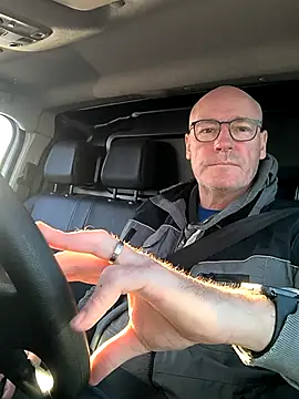 Snapshot of bogland33 chatting on 10.15.25 bogland33 online show from 10.15.25