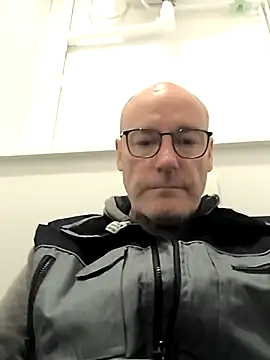 Snapshot of bogland33 chatting on 10.23.25 bogland33 online show from 10.23.25