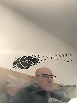 Snapshot of bogland33 chatting on 11.10.25 bogland33 online show from 11.10.25