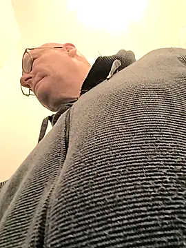 Snapshot of bogland33 chatting on 12.01.25 bogland33 online show from 12.01.25