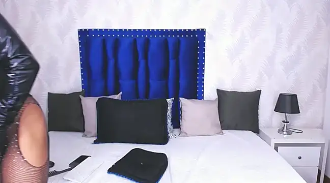 Snapshot of AddictivextS chatting on 01.04.25 AddictivextS online show from 01.04.25