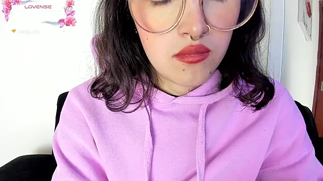 Snapshot of its__angelica_ chatting on 01.28.25 its angelica online show from 01.28.25