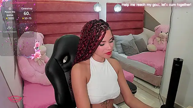 Snapshot of anna__duff chatting on 01.10.25 anna duff online show from 01.10.25