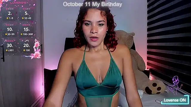 Snapshot of anna__duff chatting on 09.29.25 anna duff online show from 09.29.25