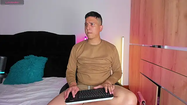 ANDREZALVAREZ online show from 11.12.25