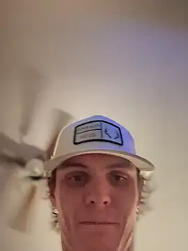 Snapshot of devinshd chatting on 03.12.25 devinshd online show from 03.12.25