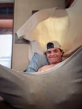 Snapshot of devinshd chatting on 03.02.26 devinshd online show from 03.02.26