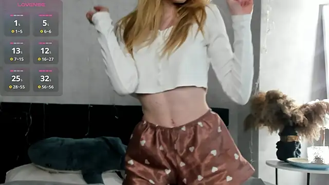 Snapshot of Esme_Runn chatting on 03.31.26 Esme Runn online show from 03.31.26