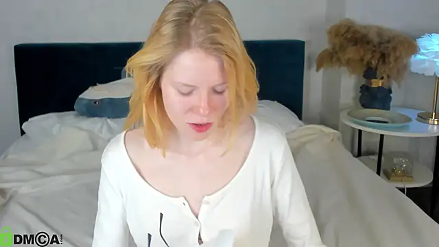 Esme Runn online show from 04.28.26