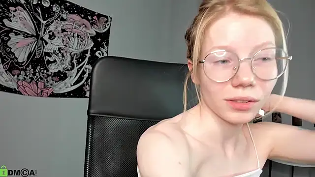 Snapshot of Esme_Runn chatting on 05.28.26 Esme Runn online show from 05.28.26