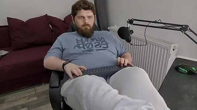 Snapshot of KingMarti chatting on 02.07.25 KingMarti online show from 02.07.25