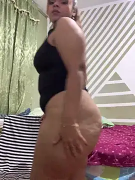Snapshot of Evabigass chatting on 12.16.24 Evabigass online show from 12.16.24