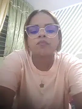 Snapshot of Evabigass chatting on 01.26.25 Evabigass online show from 01.26.25