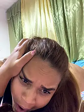 Evabigass online show from 10.24.25