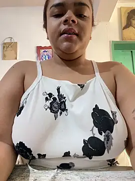 Evabigass online show from 04.12.26