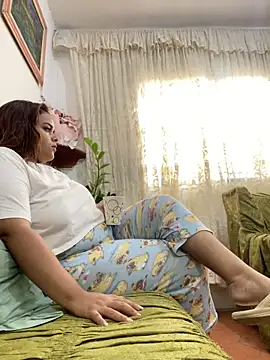 Evabigass online show from 04.17.26