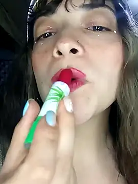 Elvishcassie  online show from 12.23.24