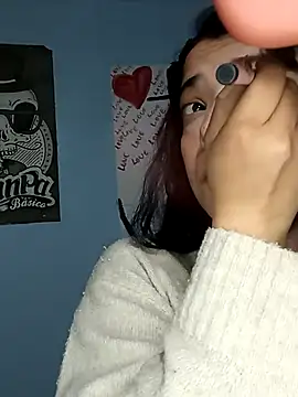 Elvishcassie  online show from 02.20.25