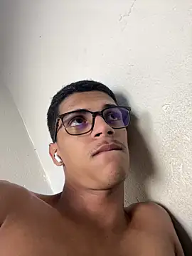 Snapshot of Naka300 chatting on 03.10.25 Naka300 online show from 03.10.25