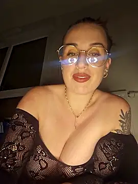 lindsay 33off online show from 11.09.25