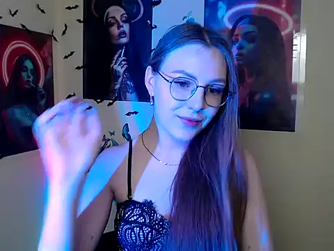 Snapshot of _AlMamiyy_ chatting on 10.25.25 AlMamiyy online show from 10.25.25