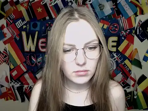 Snapshot of _AlMamiyy_ chatting on 11.17.25 AlMamiyy online show from 11.17.25