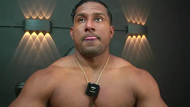 Snapshot of CallumMuscle chatting on 12.25.24 CallumMuscle online show from 12.25.24