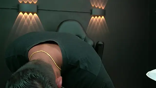 Snapshot of CallumMuscle chatting on 12.30.24 CallumMuscle online show from 12.30.24