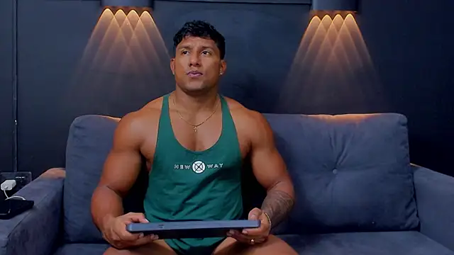 Snapshot of CallumMuscle chatting on 02.02.25 CallumMuscle online show from 02.02.25