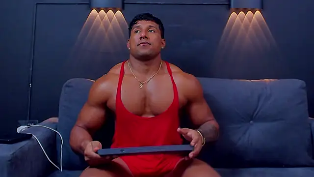 Snapshot of CallumMuscle chatting on 02.07.25 CallumMuscle online show from 02.07.25