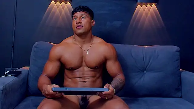 Snapshot of CallumMuscle chatting on 03.02.25 CallumMuscle online show from 03.02.25