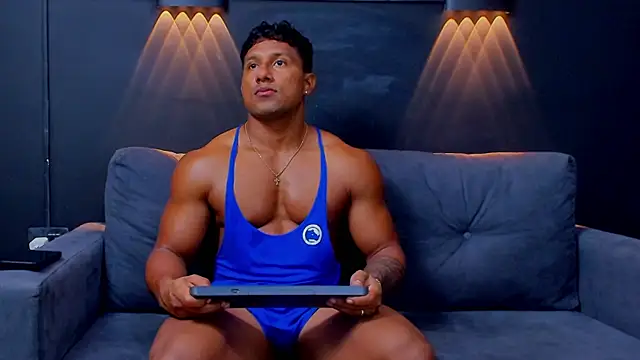 Snapshot of CallumMuscle chatting on 03.09.25 CallumMuscle online show from 03.09.25