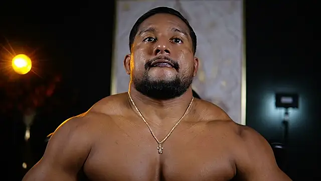 Snapshot of CallumMuscle chatting on 09.10.25 CallumMuscle online show from 09.10.25