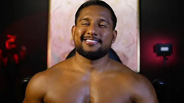 Snapshot of CallumMuscle chatting on 10.16.25 CallumMuscle online show from 10.16.25