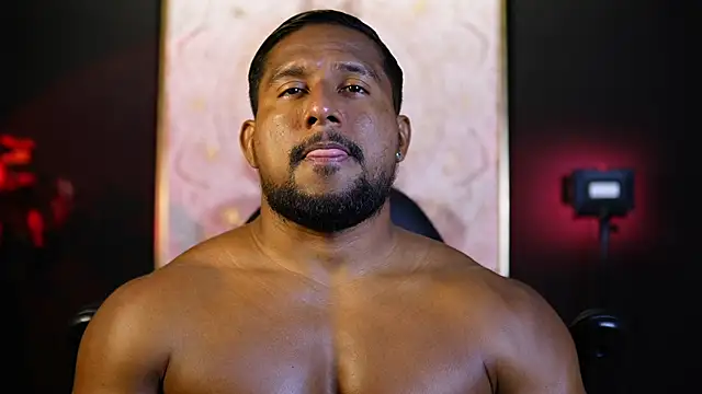 Snapshot of CallumMuscle chatting on 10.17.25 CallumMuscle online show from 10.17.25